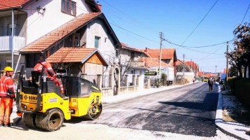 РАДОВИ У КОТЛУЈЕВЦУ: Дурмиторска улица, Мословачка и улица Василија Ђуровића “Жарког “ добијају нови изглед
