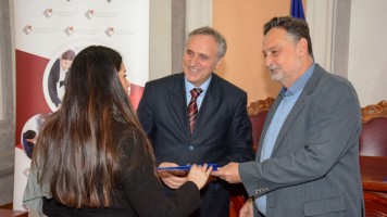 Уручени уговори у оквиру Локалног акционог плана запошљавања  