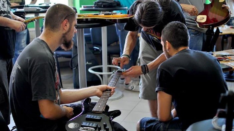 Рок академија - подршка младим бендовима