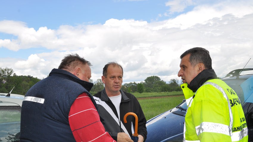 Водостаји река у даљем опадању