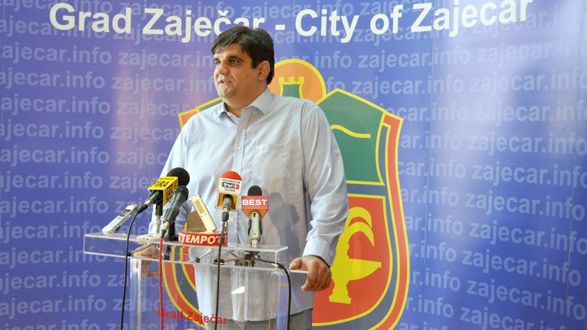  Још плаћамо данак бившој власти