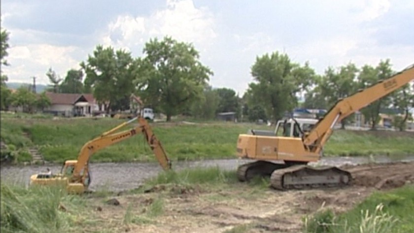 Чишћење корита Црног Тимока