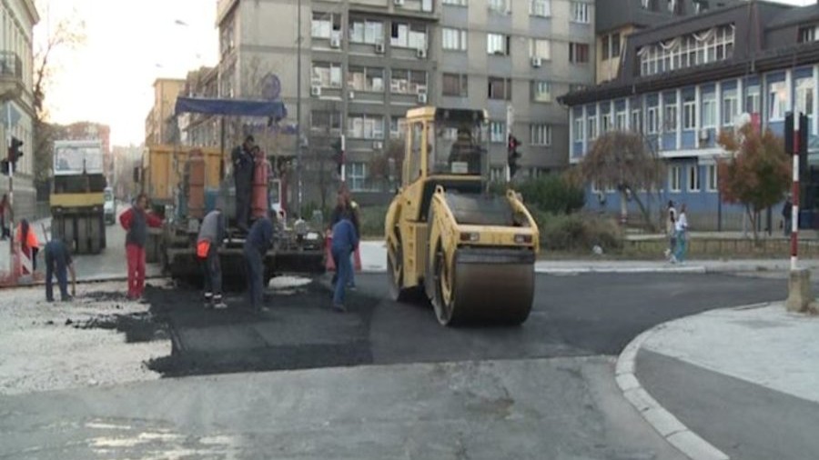 Асфалтирана раскрсница у центру Зајечара