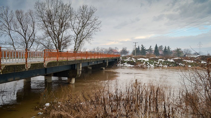 Водостаји у опадању