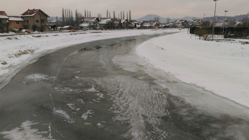 Путеви проходни,а на Црном Тимоку има леда